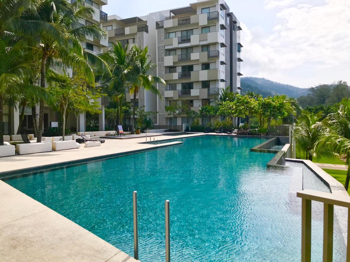 By The - Luxury 2 Bedrooms Family Apartment Batu Ferringhi