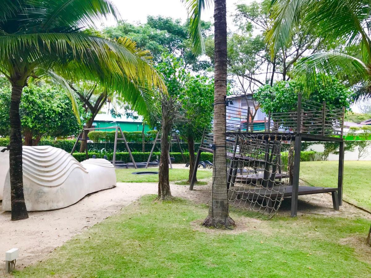 By The - Luxury 2 Bedrooms Family Batu Ferringhi