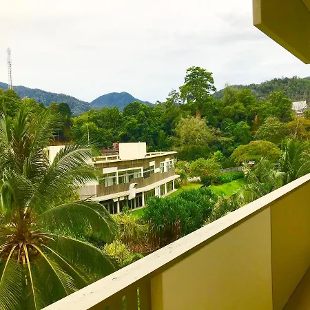 By The Beach - Luxury 2 Bedrooms Family Suite Batu Ferringhi Exterior photo