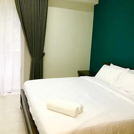 By The Beach - Luxury 2 Bedrooms Family Suite Batu Ferringhi Exterior photo